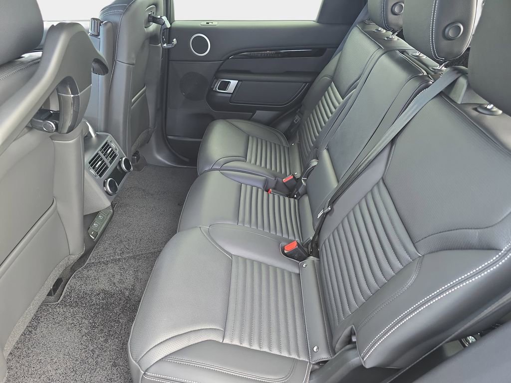 New 2026 Land Rover Discovery S AWD/4WD image 16