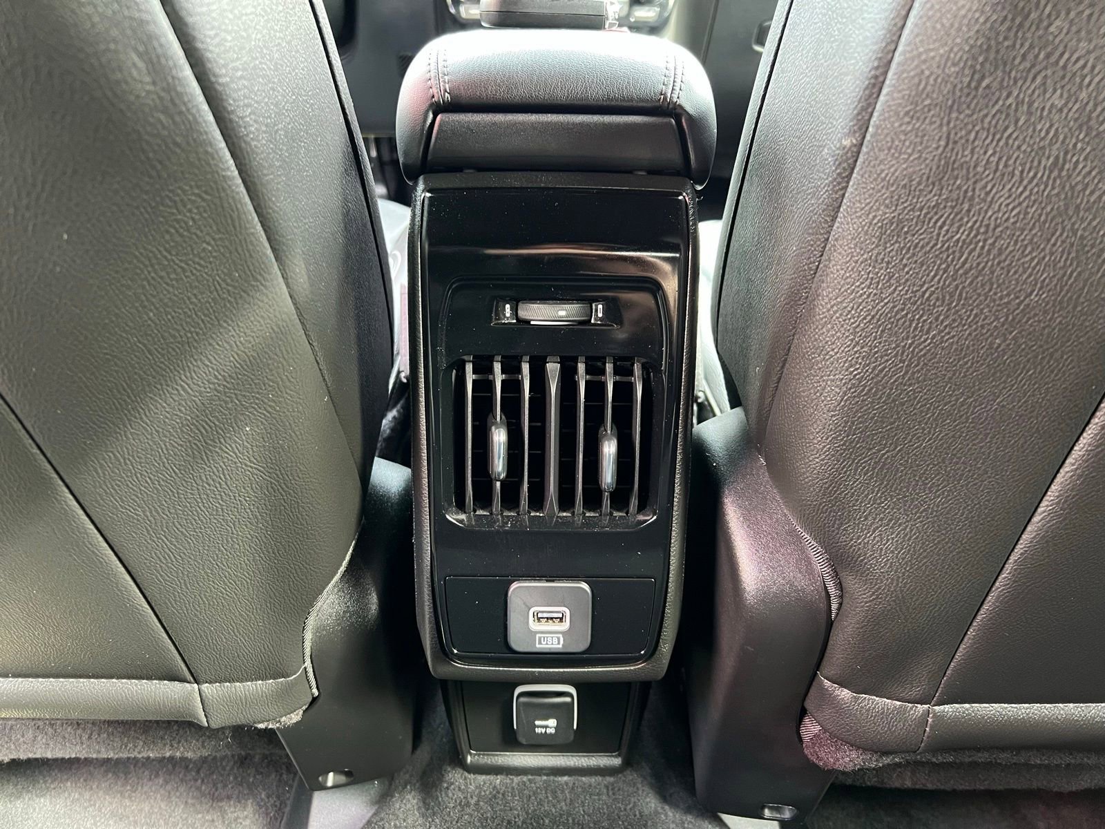 Used 2025 Jeep Compass Limited image 44