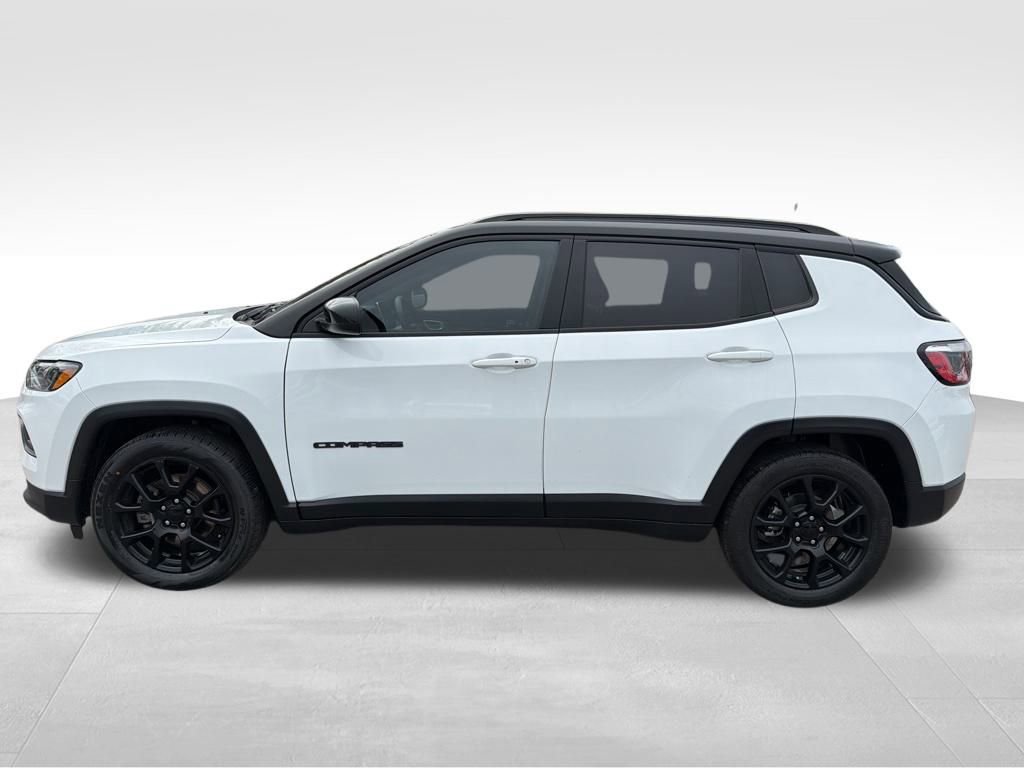 Used 2022 Jeep Compass Altitude image 2