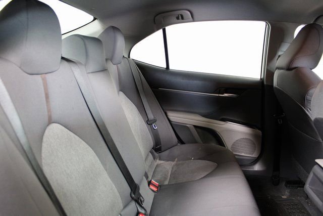 Used 2018 Toyota Camry L image 11