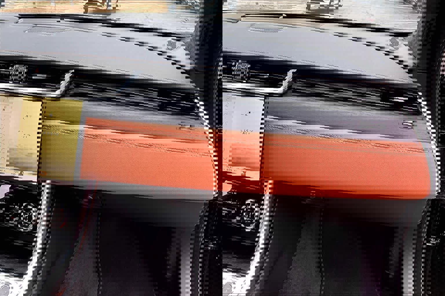 Used 2024 Jaguar XF R-Dynamic SE AWD/4WD image 18