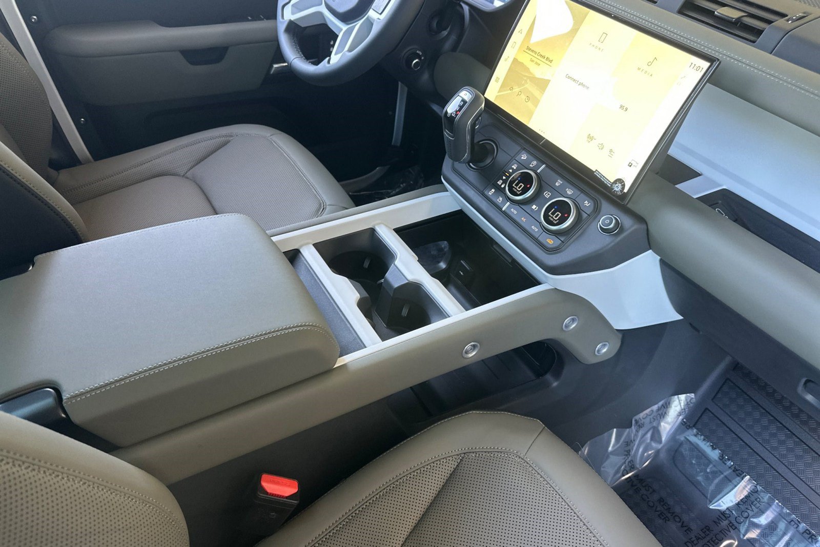 New 2026 Land Rover Defender 110 X-Dynamic SE AWD/4WD image 26
