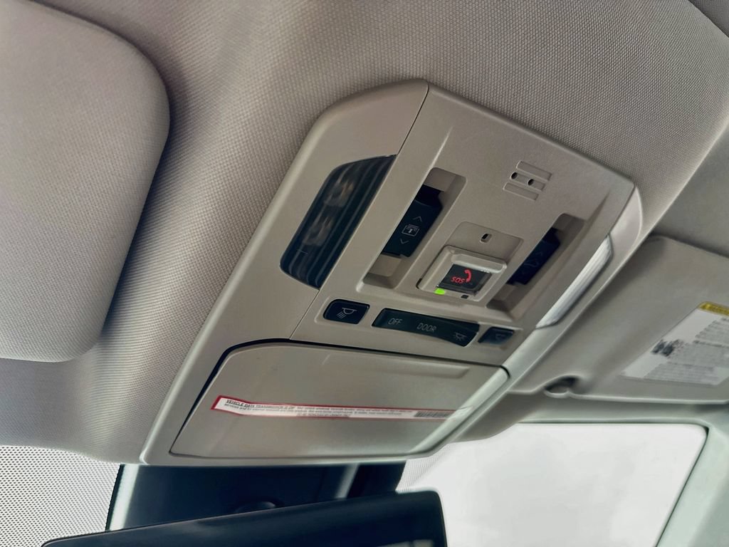 Used 2022 Toyota Highlander Platinum FWD image 38
