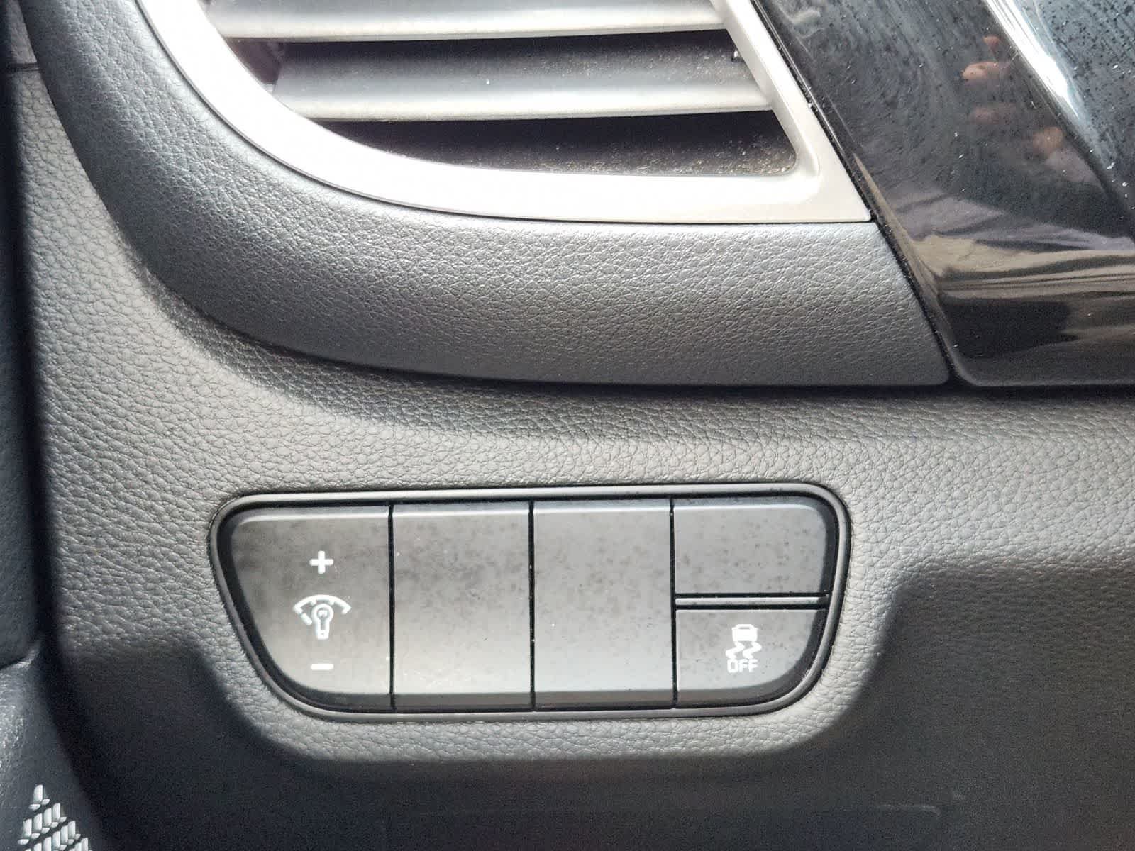 Certified 2024 Kia Seltos X-Line AWD/4WD image 20