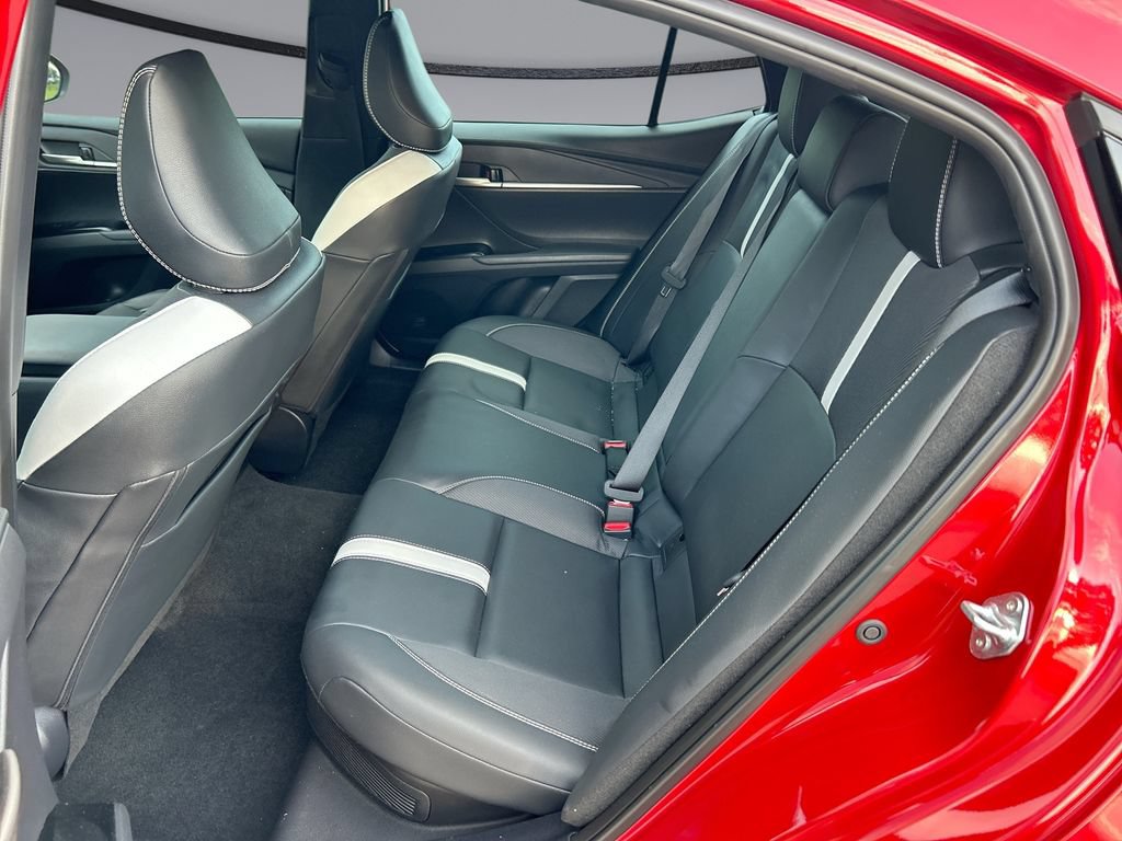 Used 2025 Toyota Camry SE w/ Convenience Package FWD image 30