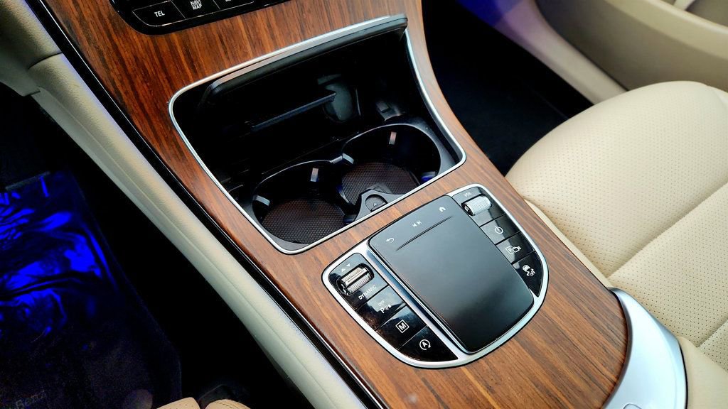 Used 2022 Mercedes-Benz GLC 300 4MATIC w/ Premium Package Lite image 16