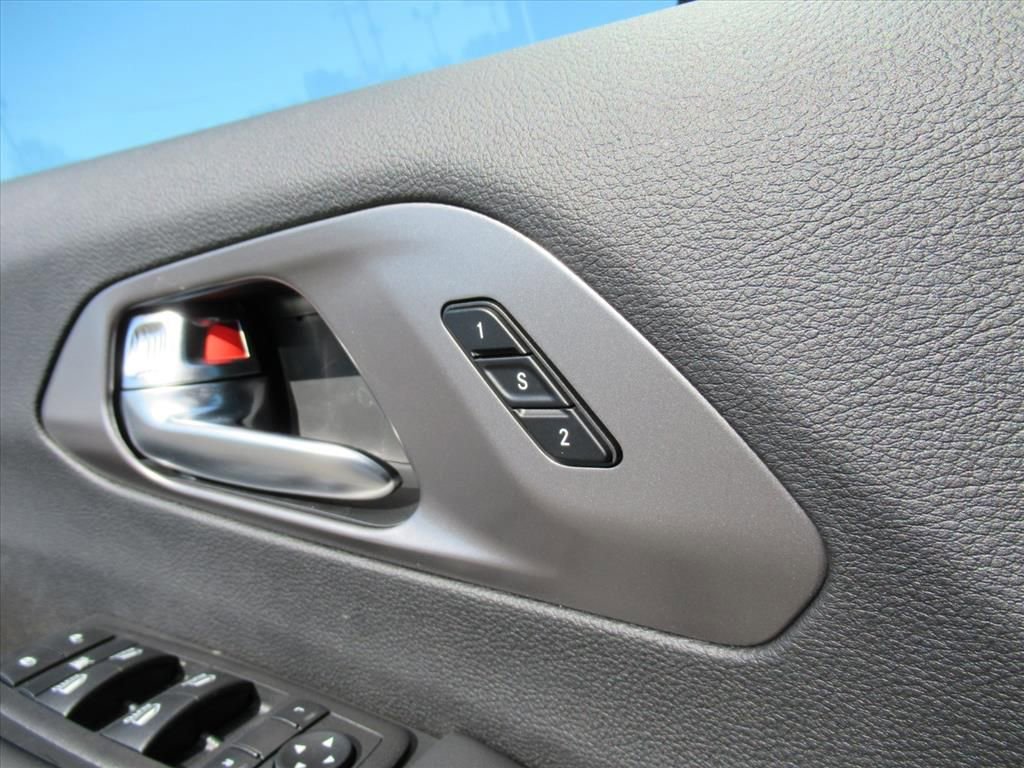 New 2026 Chrysler Pacifica Select FWD image 25