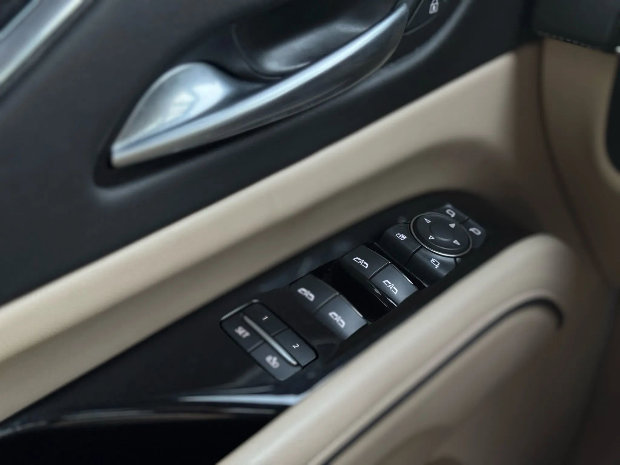 Used 2021 Cadillac Escalade ESV Premium Luxury image 34