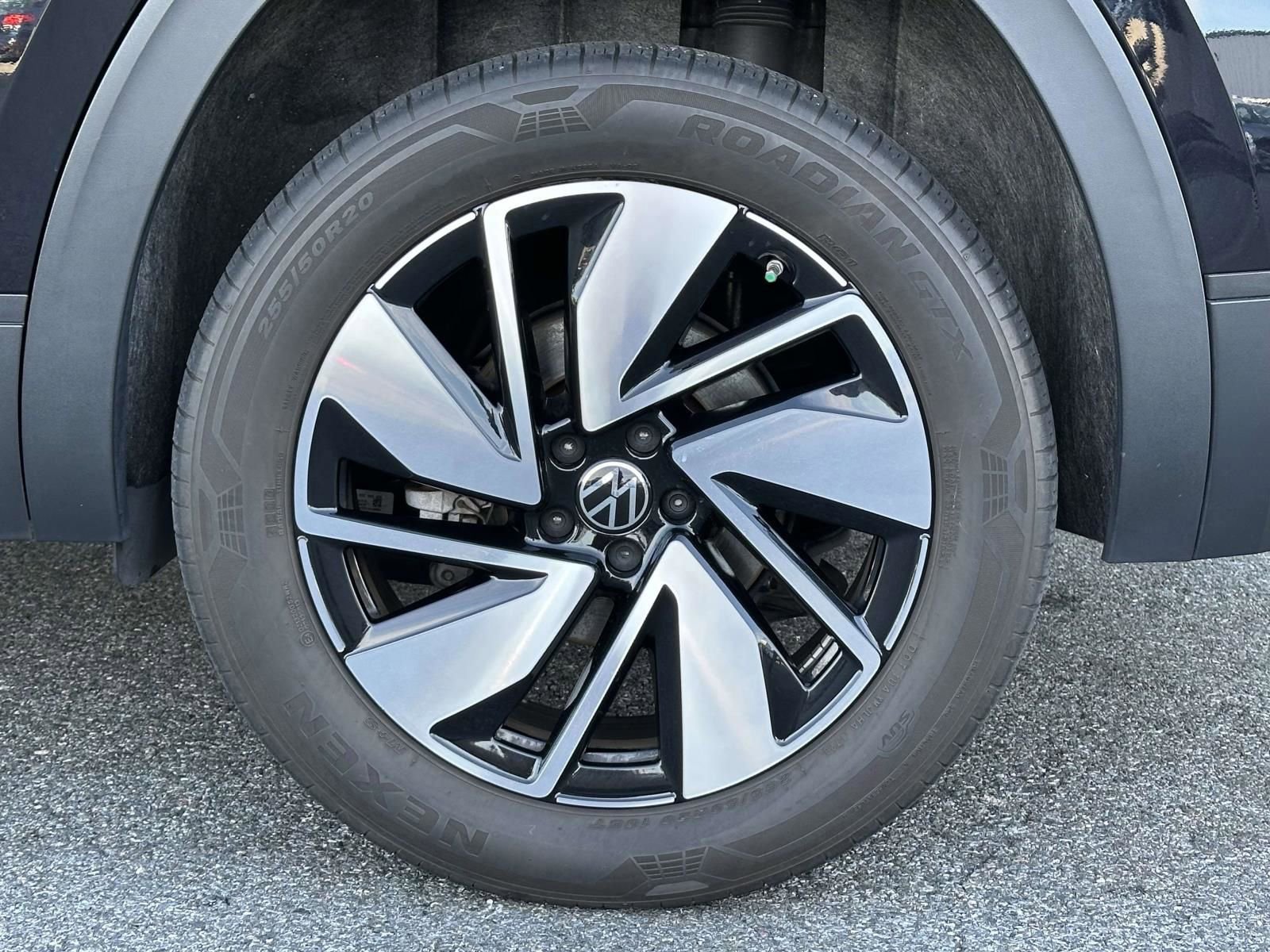 Used 2024 Volkswagen Atlas SE image 16