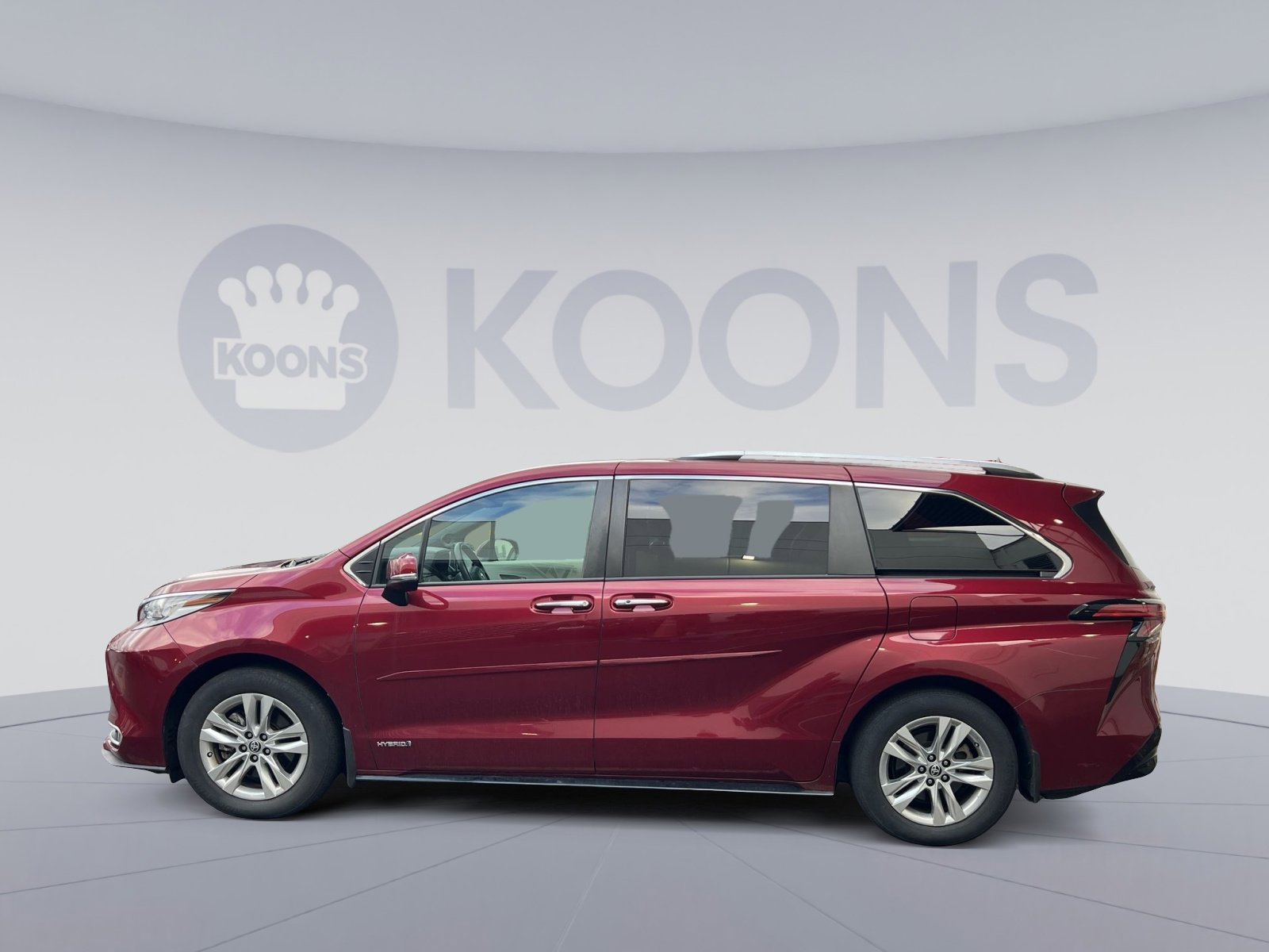 Used 2021 Toyota Sienna Limited image 2