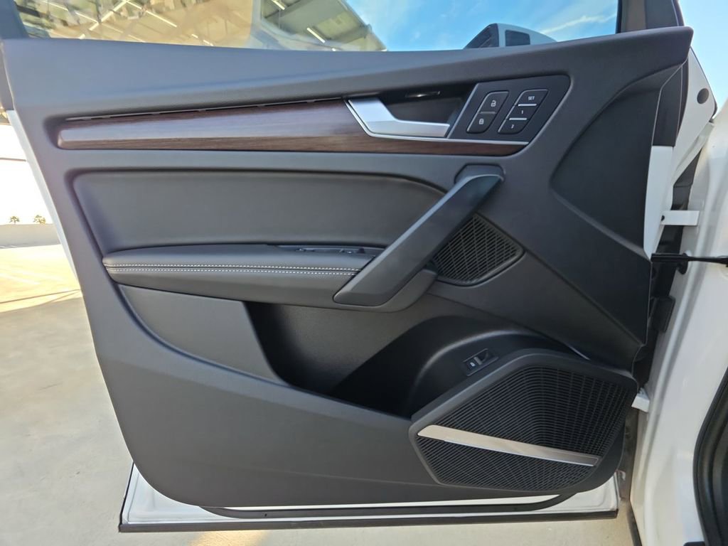 Used 2023 Audi Q5 2.0T Prestige image 23