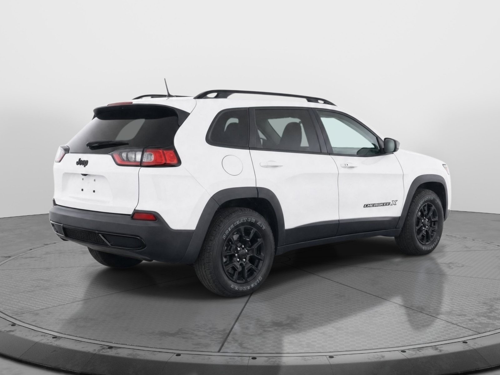 Used 2022 Jeep Cherokee Latitude AWD/4WD image 4