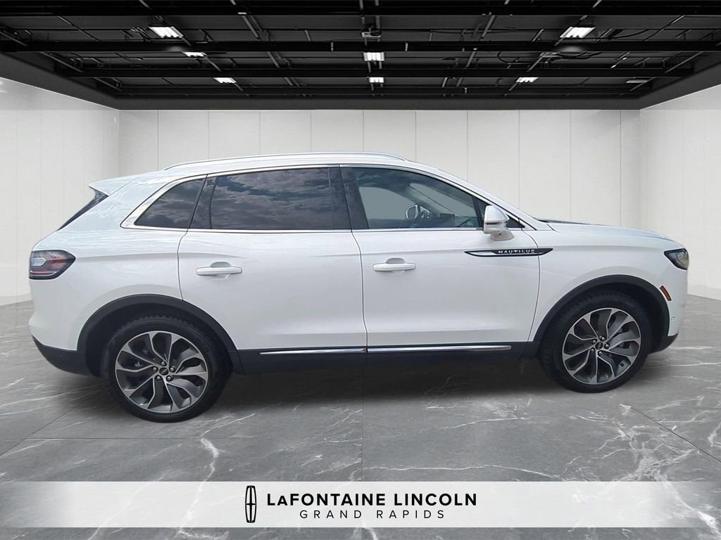 Certified 2022 Lincoln Nautilus Reserve w/ Equipment Group 201A AWD/4WD image 6