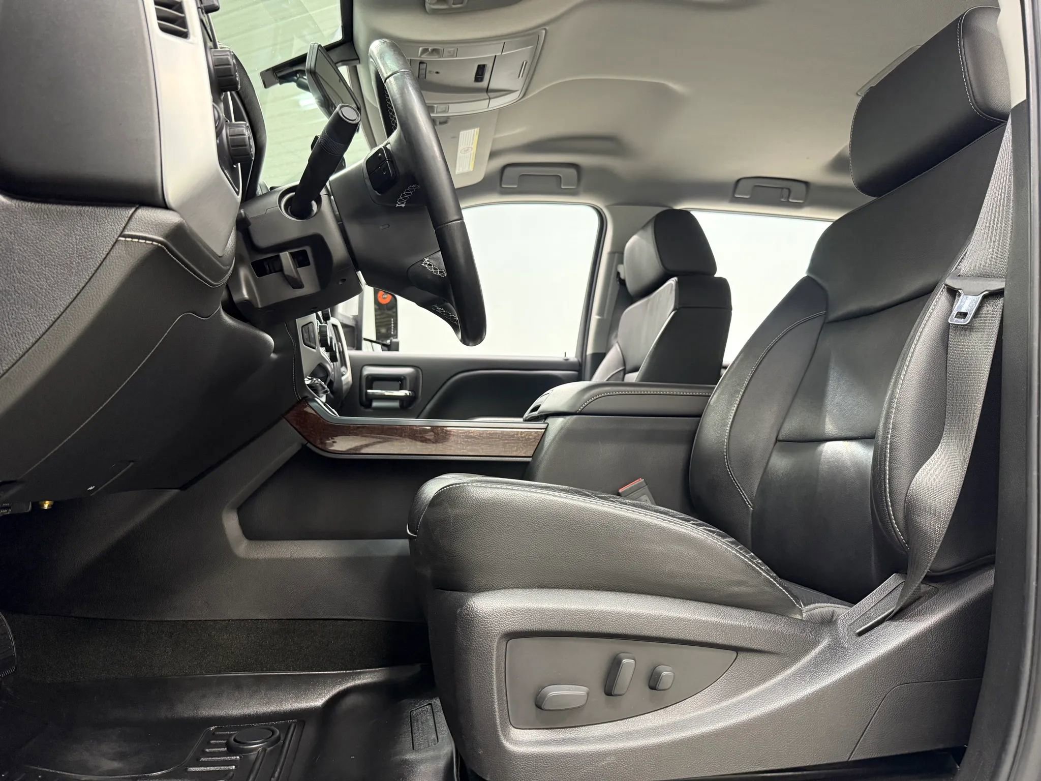Used 2017 GMC Sierra 3500 SLT AWD/4WD image 15