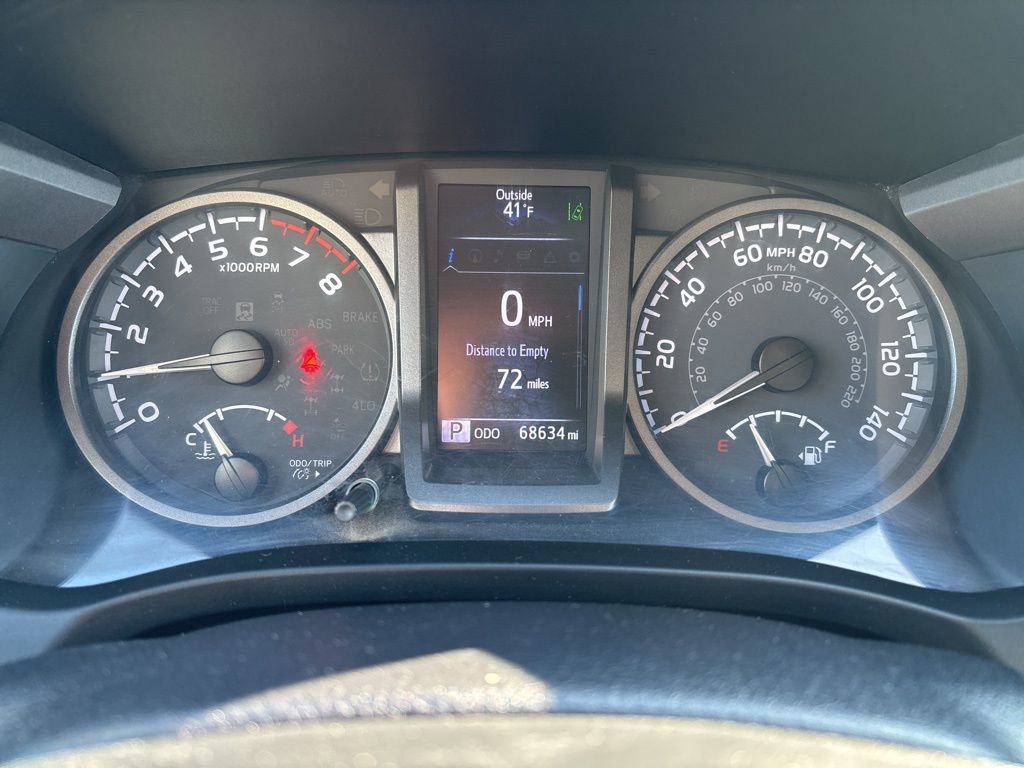 Used 2021 Toyota Tacoma TRD Off-Road w/ Technology Package image 17