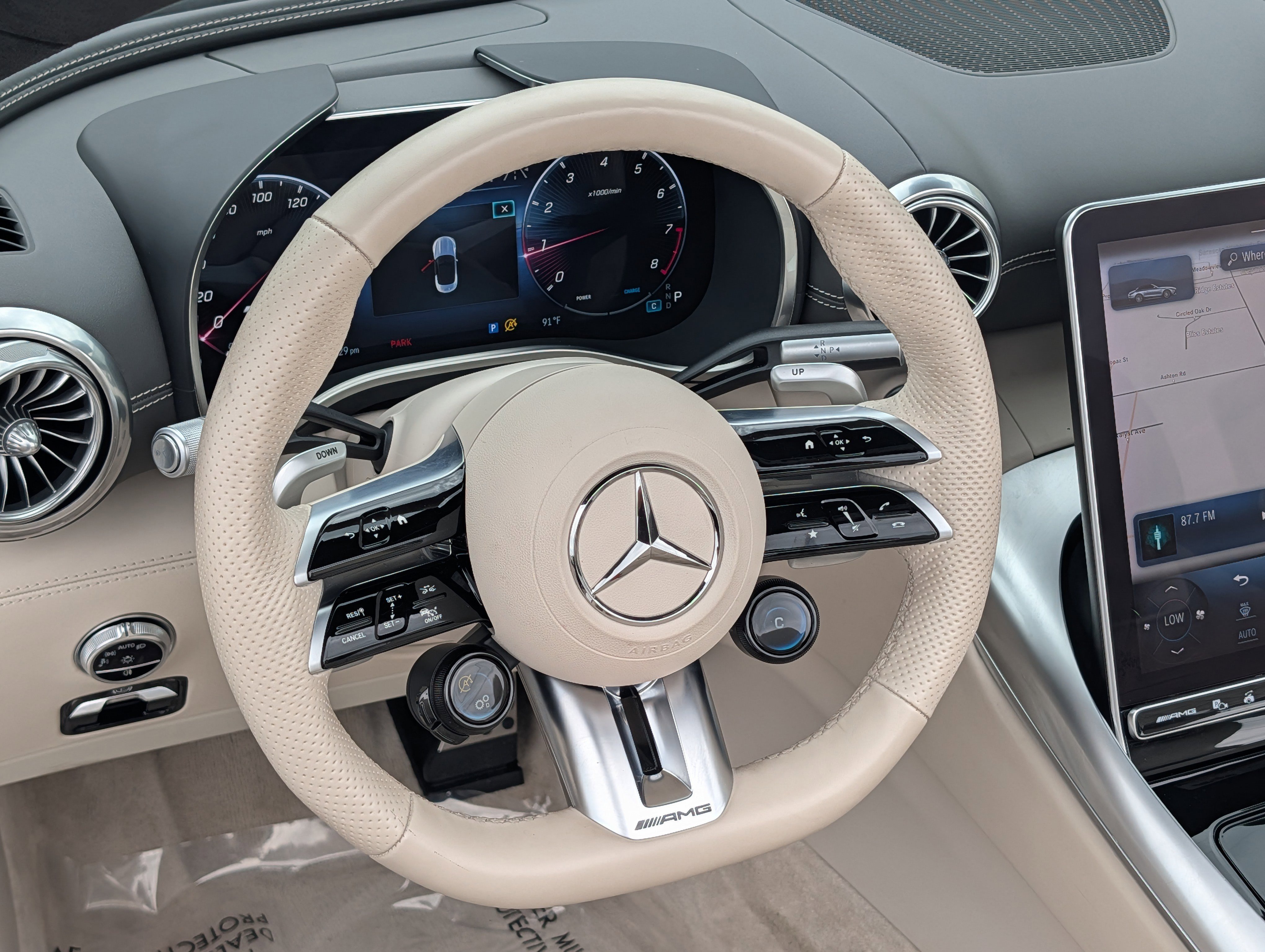 Used 2023 Mercedes-Benz SL 43 AMG w/ Driver Assistance Package image 18