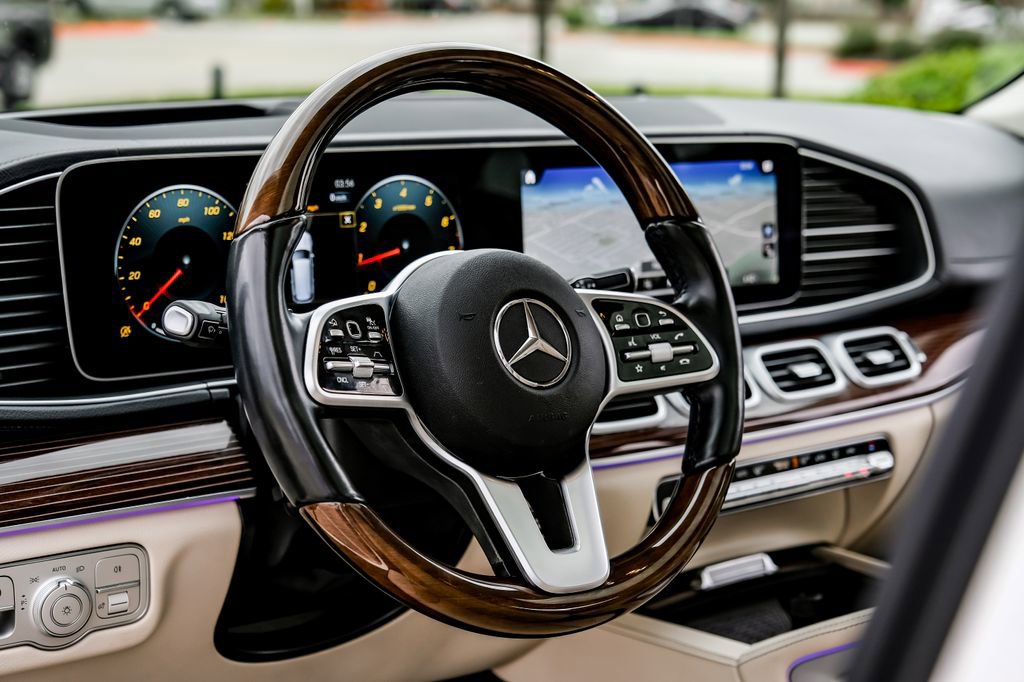 Used 2023 Mercedes-Benz GLS 580 4MATIC image 14