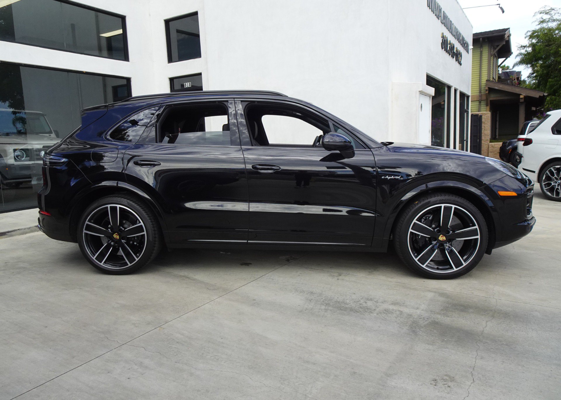Used 2023 Porsche Cayenne Turbo S AWD/4WD image 9
