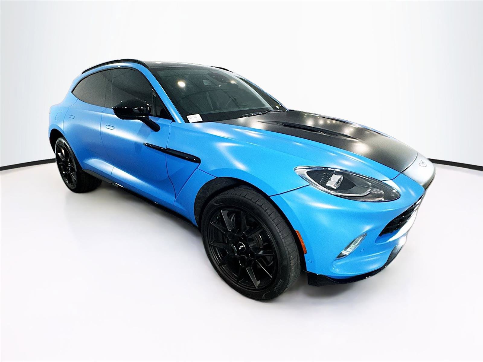 Used 2021 Aston Martin DBX image 33