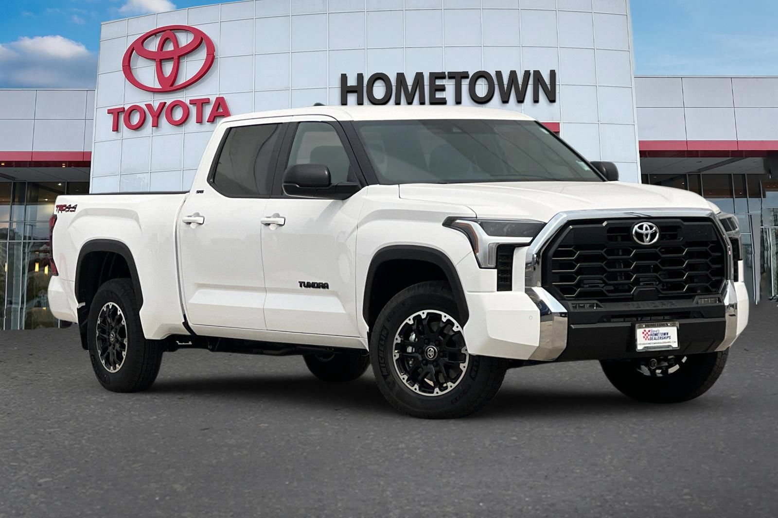 New 2026 Toyota Tundra SR5 w/ TRD Off-Road Package AWD/4WD image 2