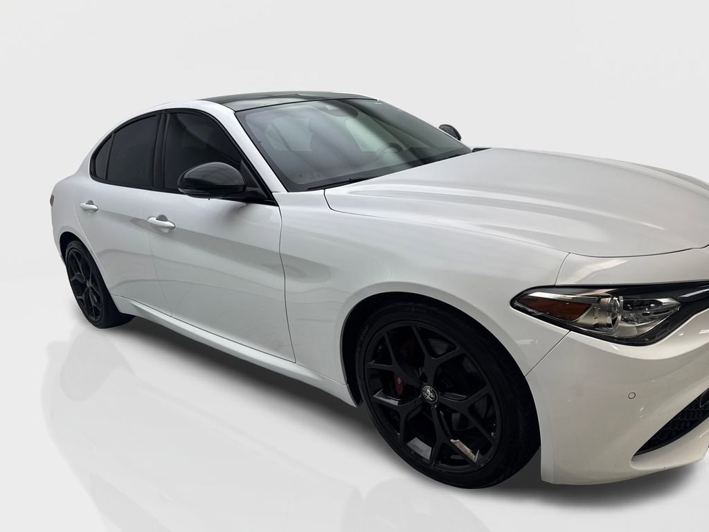 Used 2021 Alfa Romeo Giulia Ti w/ Nero Edizione RWD image 12