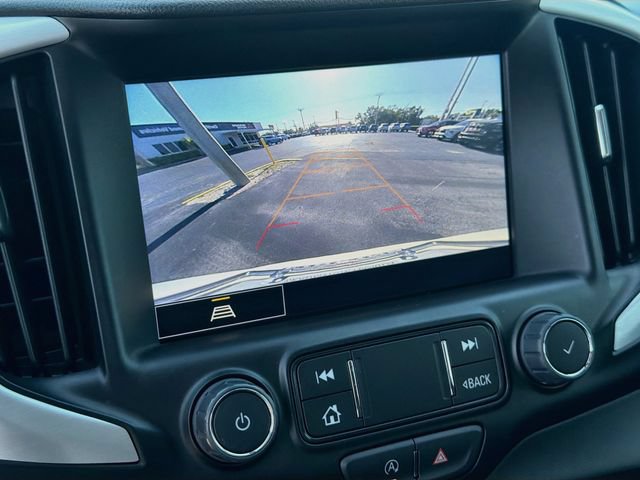 Used 2023 GMC Terrain SLE w/ Driver Convenience Package FWD image 14