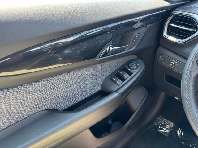 Certified 2025 Chevrolet TrailBlazer LT AWD/4WD image 32