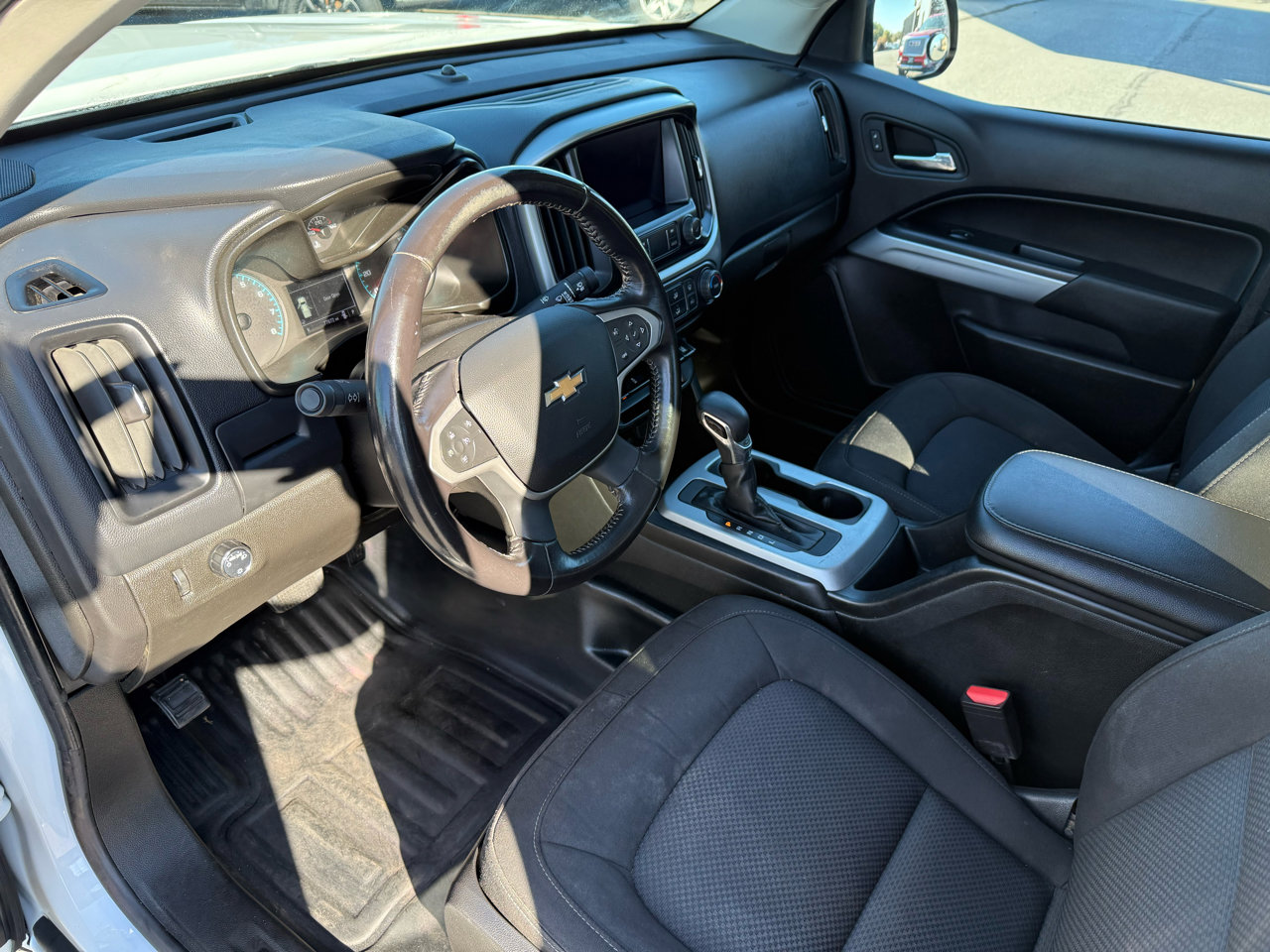 Used 2022 Chevrolet Colorado LT w/ Fleet Safety Package image 12