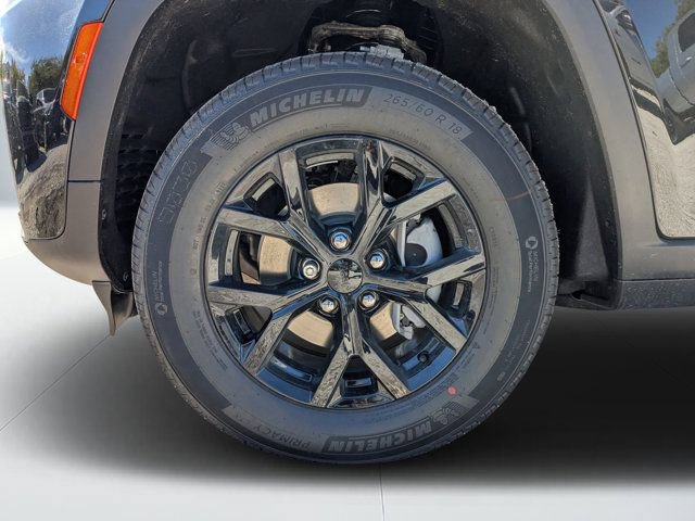 New 2026 Jeep Grand Cherokee Altitude RWD image 10