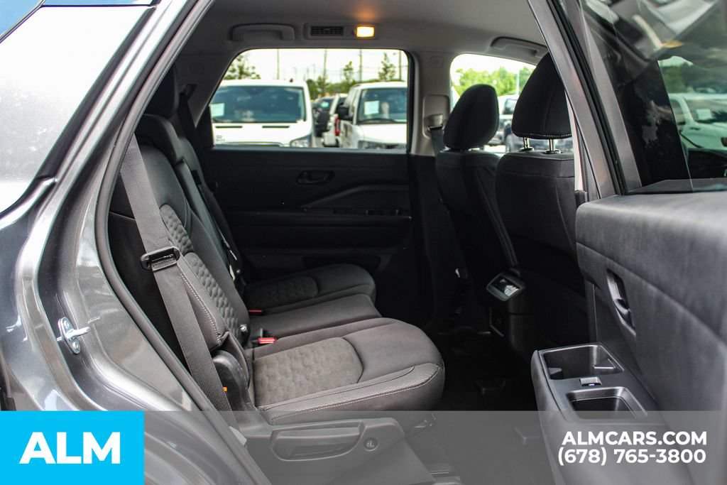 Used 2025 Nissan Pathfinder SV FWD image 22