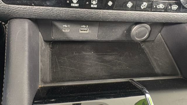 Used 2023 Mitsubishi Outlander SE image 29