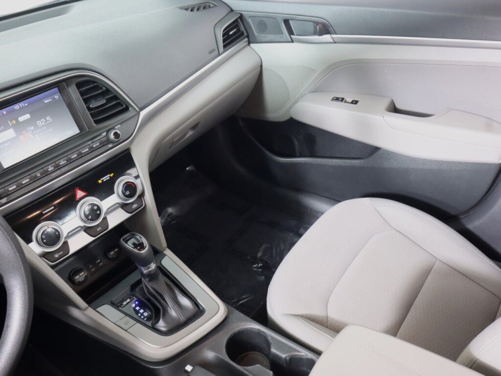 Used 2019 Hyundai Elantra SEL FWD image 32