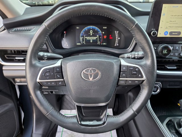 Used 2024 Toyota Grand Highlander AWD image 32
