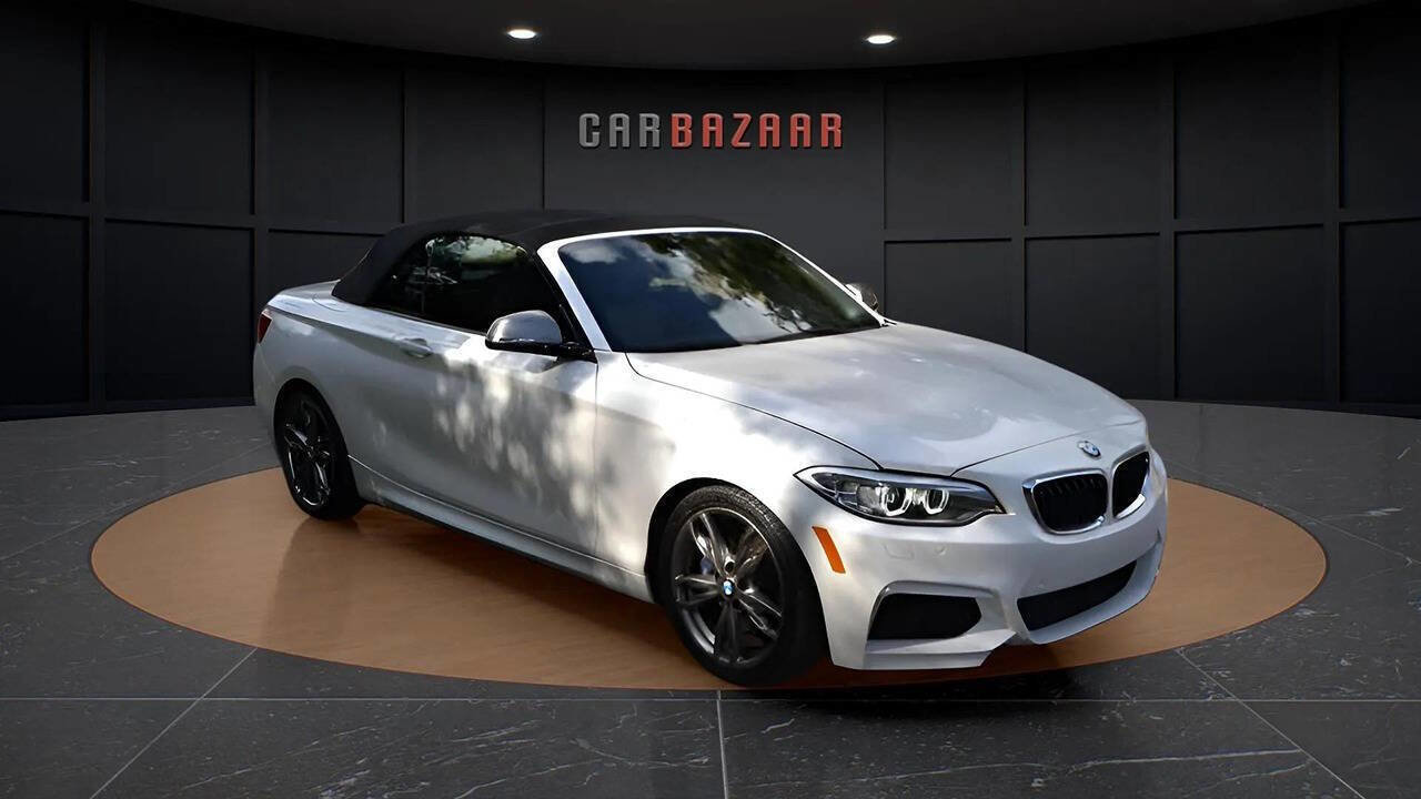 Used 2015 BMW M235i Convertible image 32