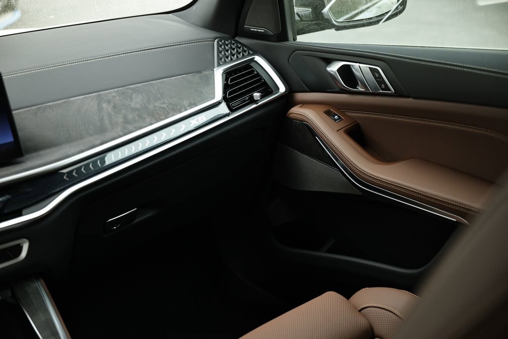 New 2026 BMW X5 xDrive40i w/ M Sport Package image 30