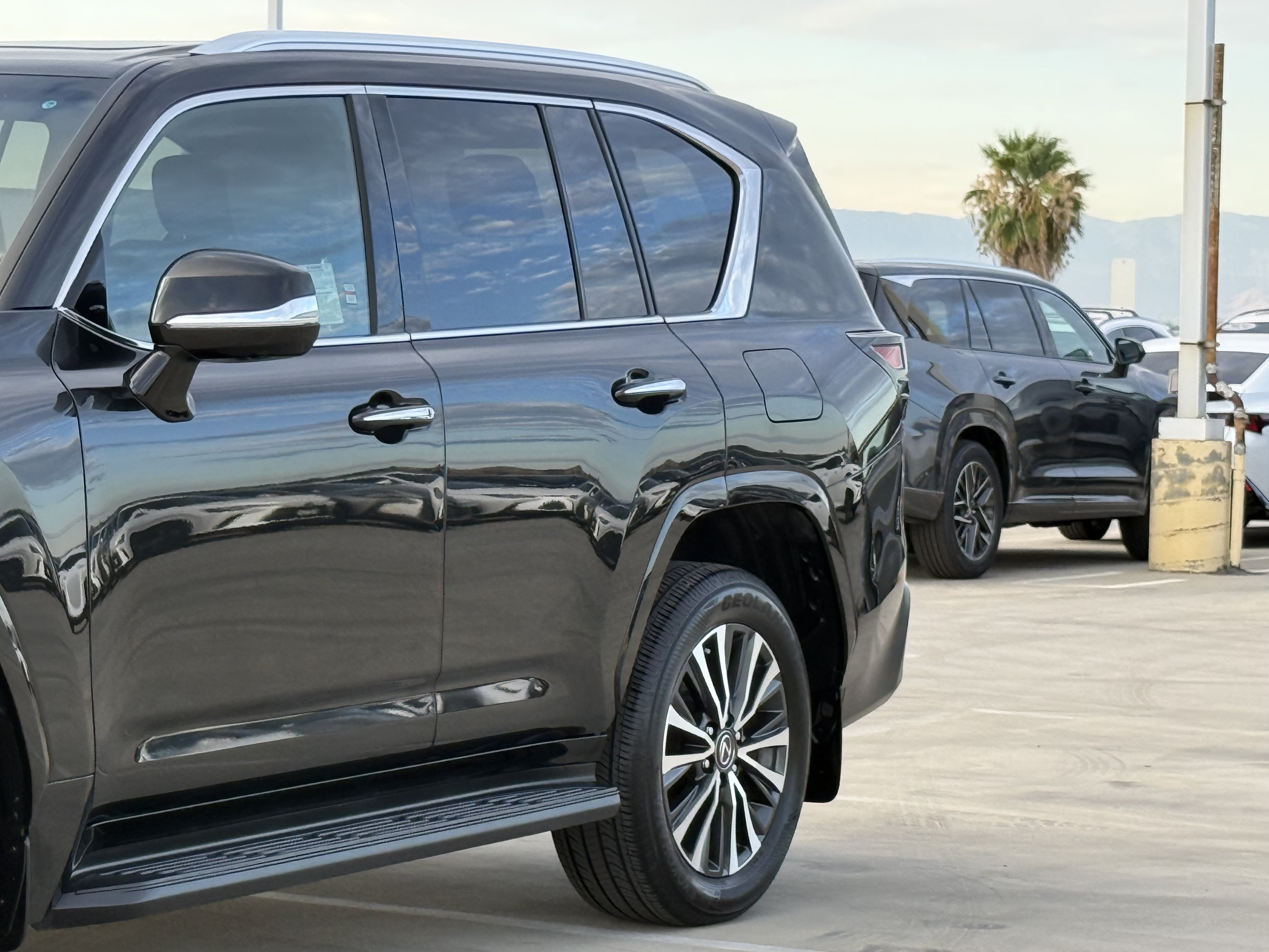 Used 2024 Lexus LX 600 4WD w/ Interior Upgrade Package image 9