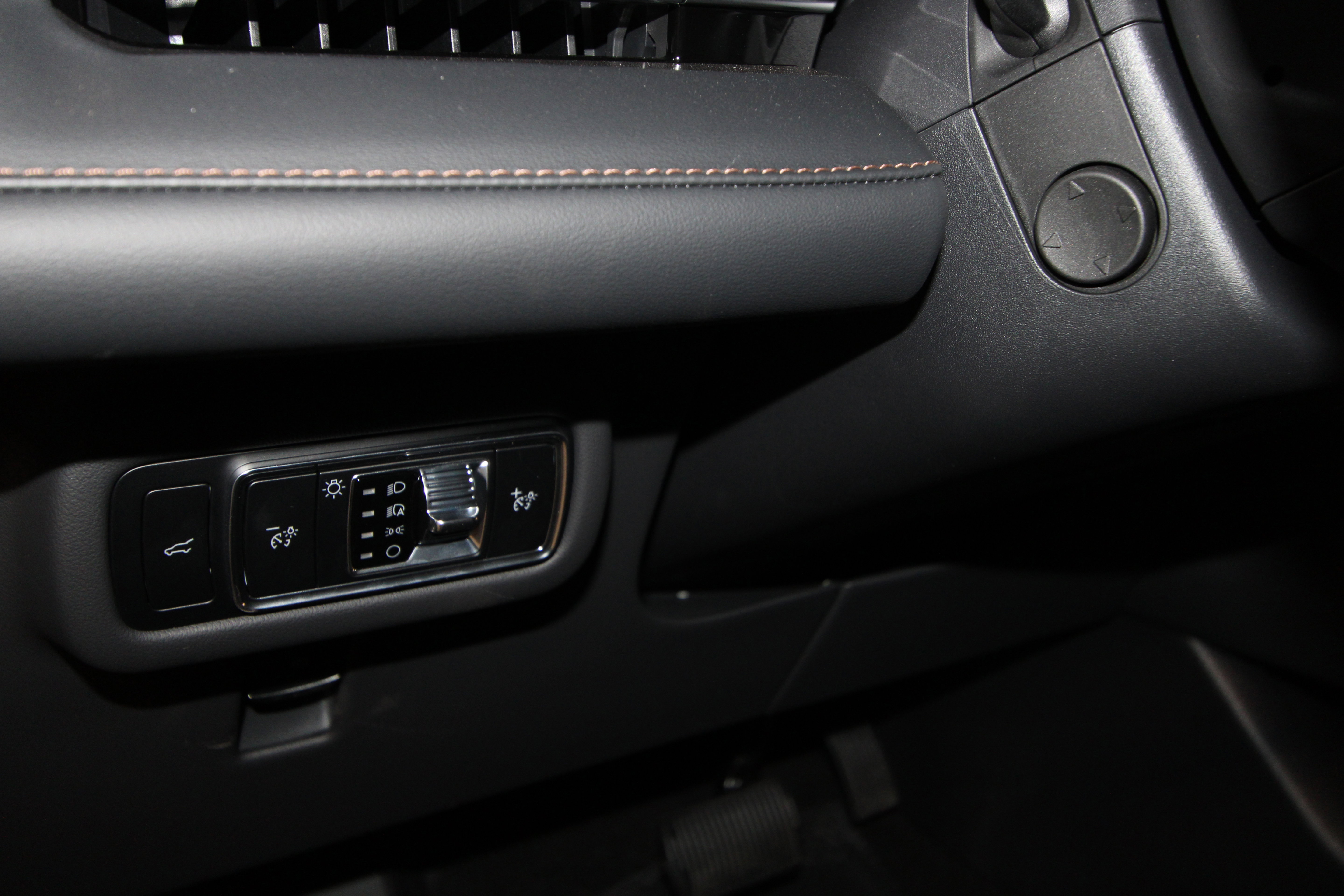 New 2026 Lincoln Nautilus Premier w/ Jet Appearance Package image 9