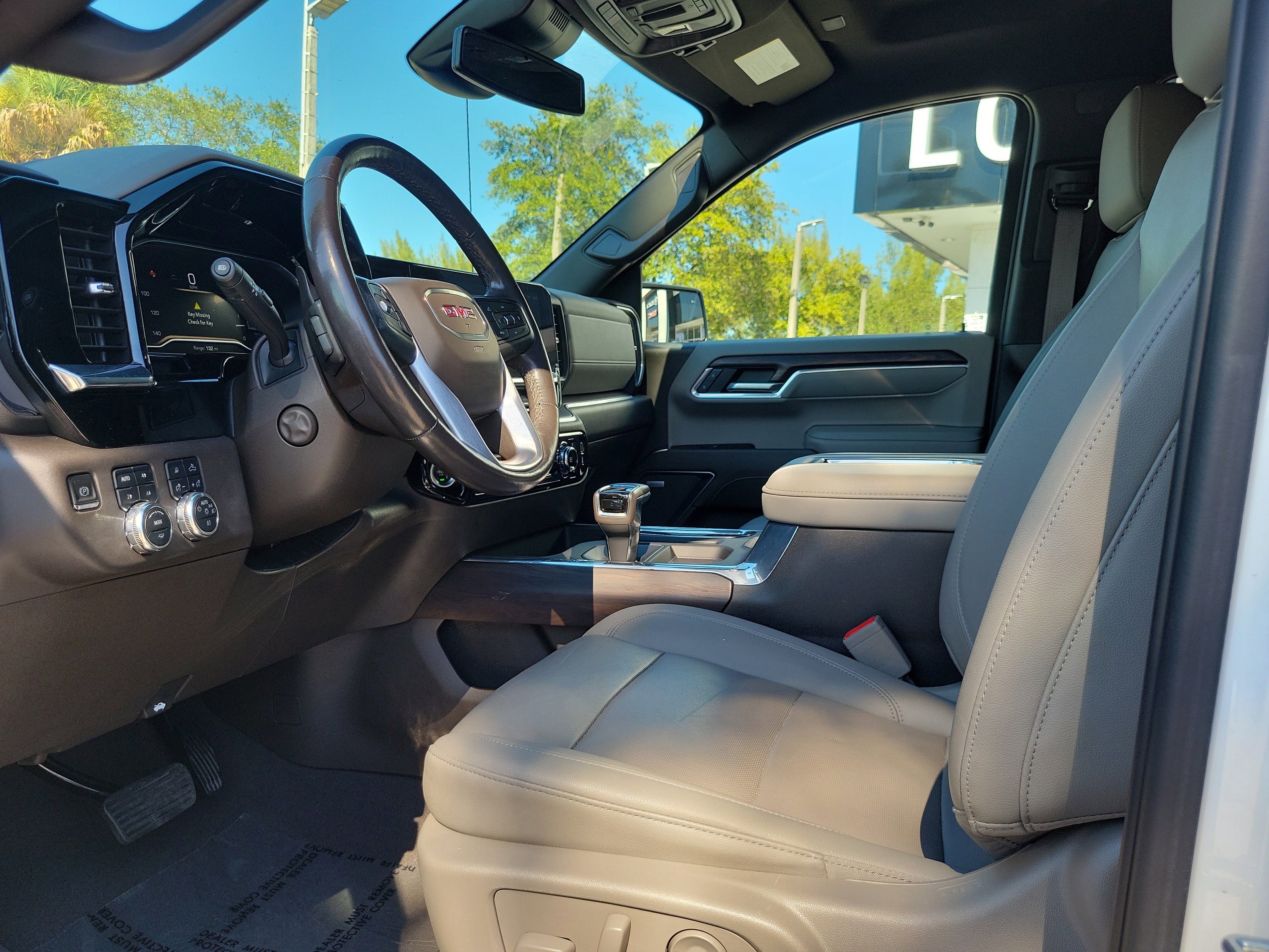 Used 2022 GMC Sierra 1500 SLT w/ SLT Premium Plus Package image 9