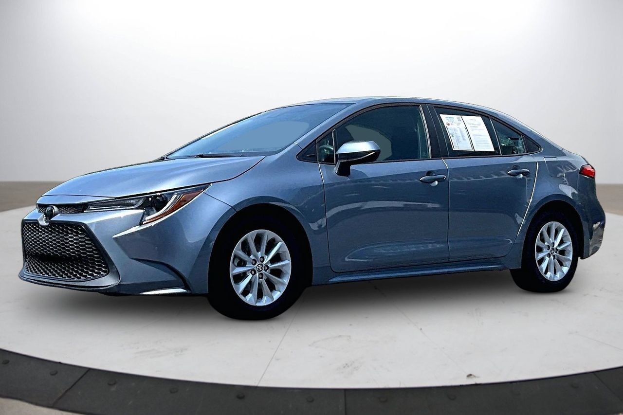 Used 2021 Toyota Corolla LE w/ LE Convenience Package FWD image 4