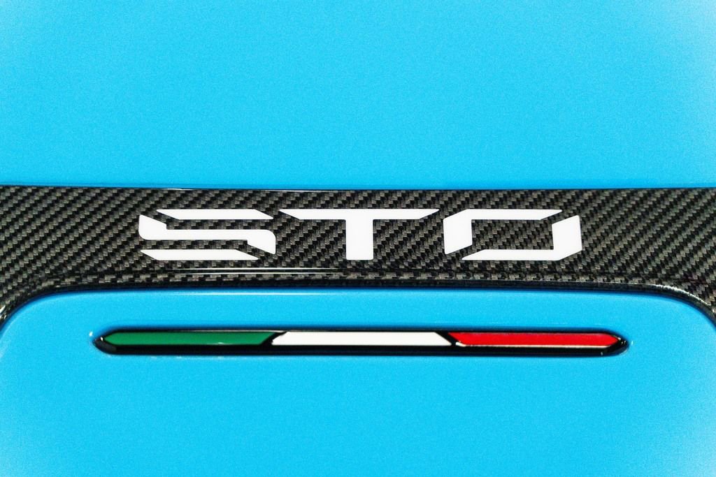 Used 2021 Lamborghini Huracan STO image 91
