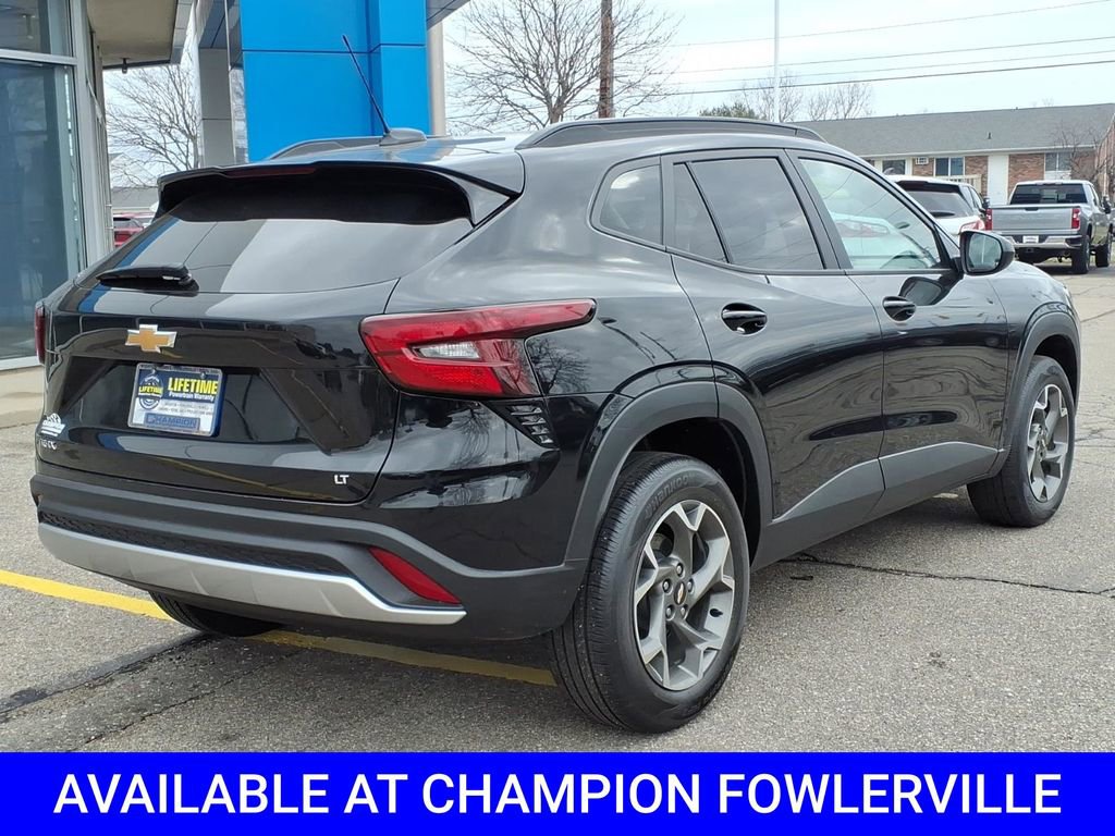 Used 2025 Chevrolet Trax LT image 7