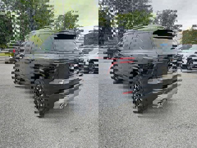 New 2026 Chevrolet Traverse Z71 w/ Driver Confidence Package image 2