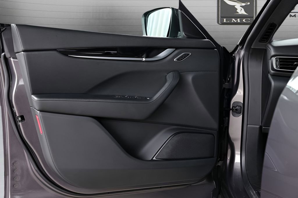 Used 2023 Maserati Levante Modena image 41
