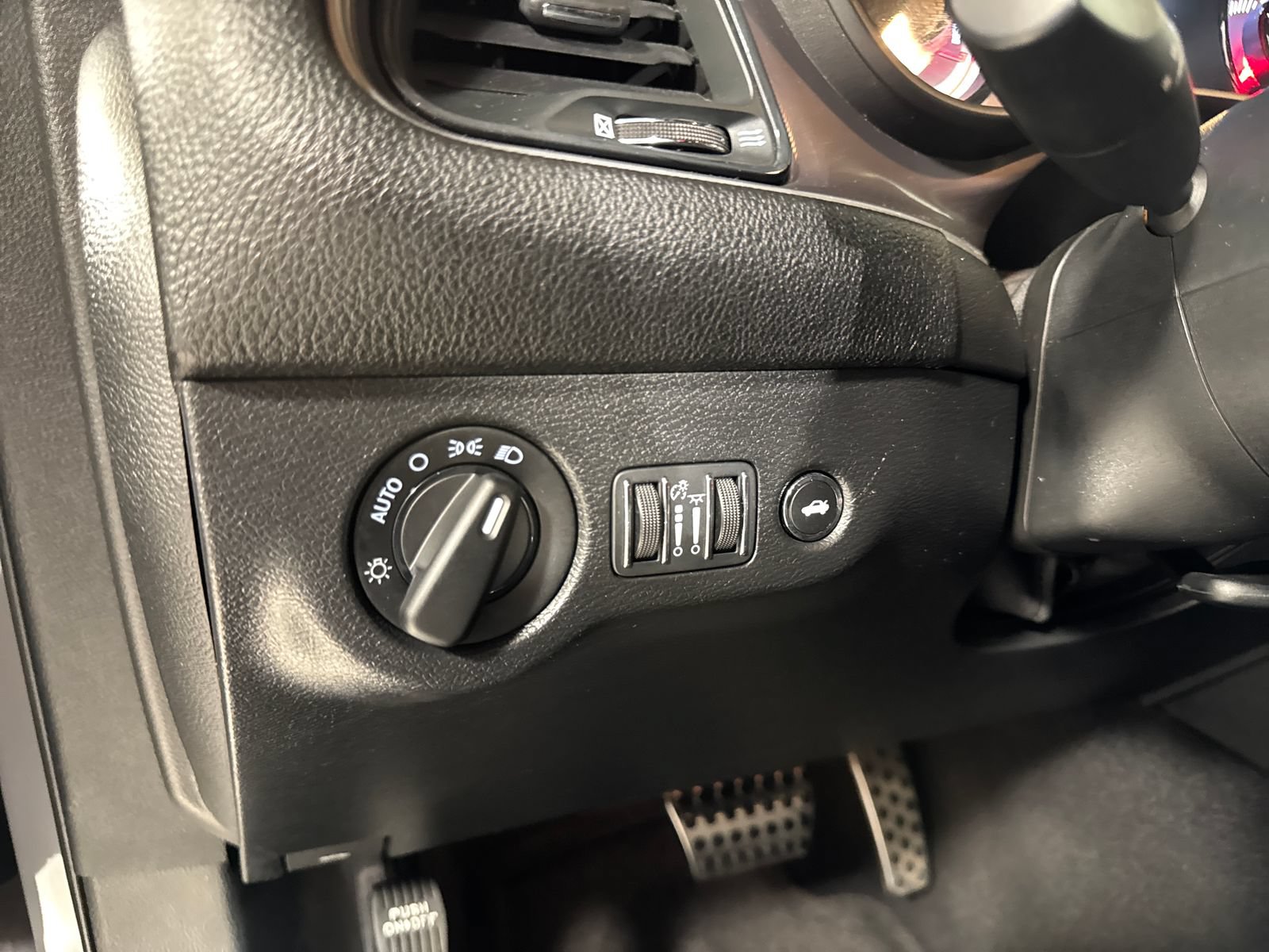 Used 2022 Dodge Challenger R/T Scat Pack RWD image 18