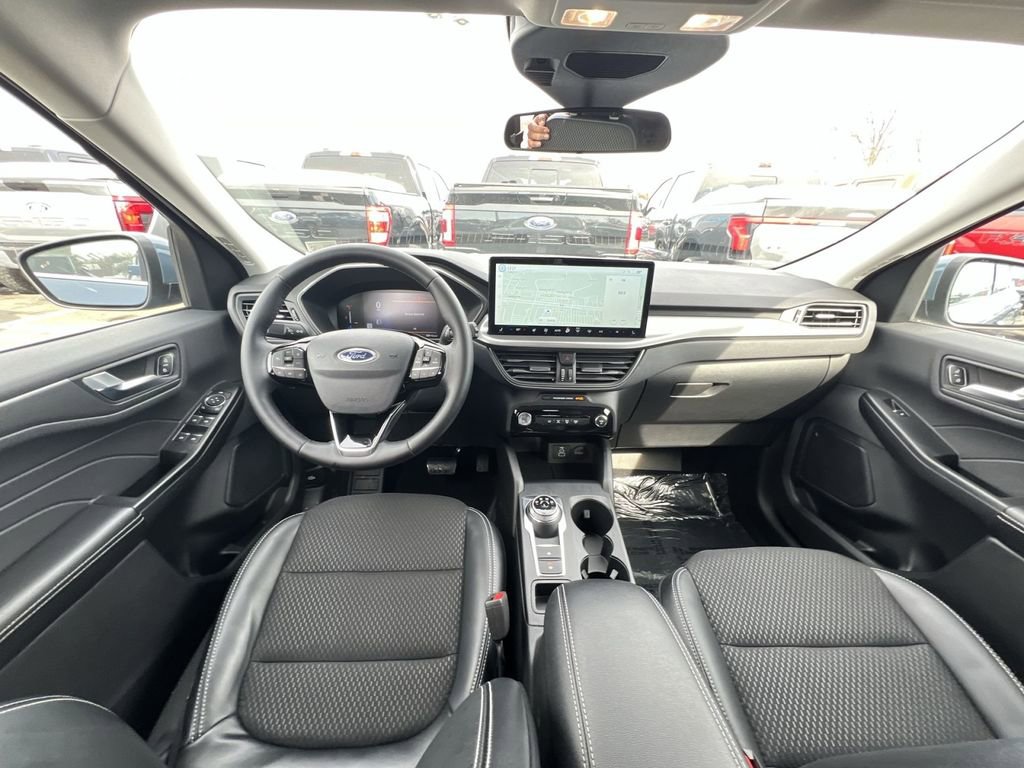 Used 2025 Ford Escape SE FWD image 23