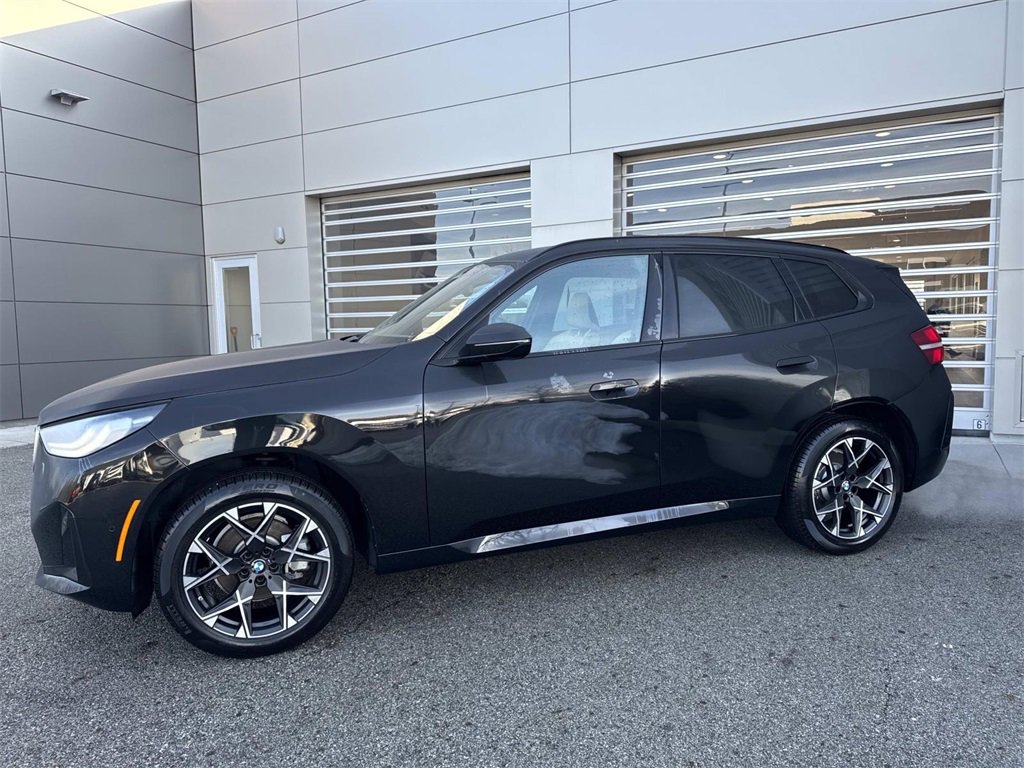 Used 2025 BMW X3 xDrive30i w/ M Sport Package image 3