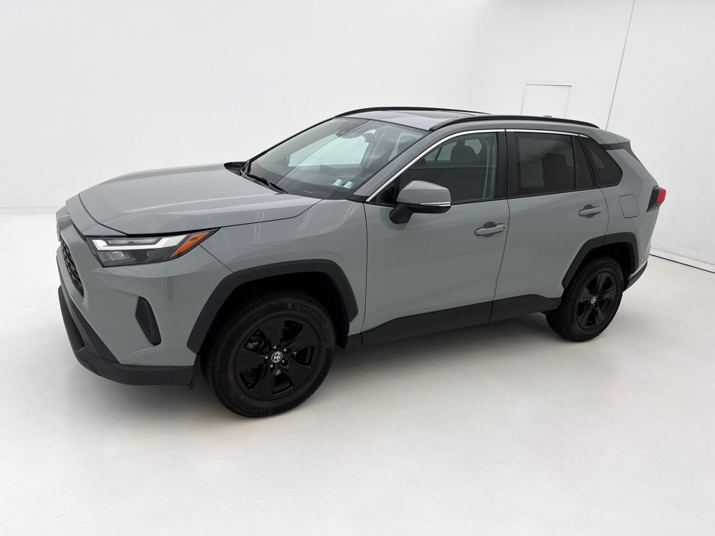 Used 2022 Toyota RAV4 XLE w/ Convenience Package AWD/4WD image 5