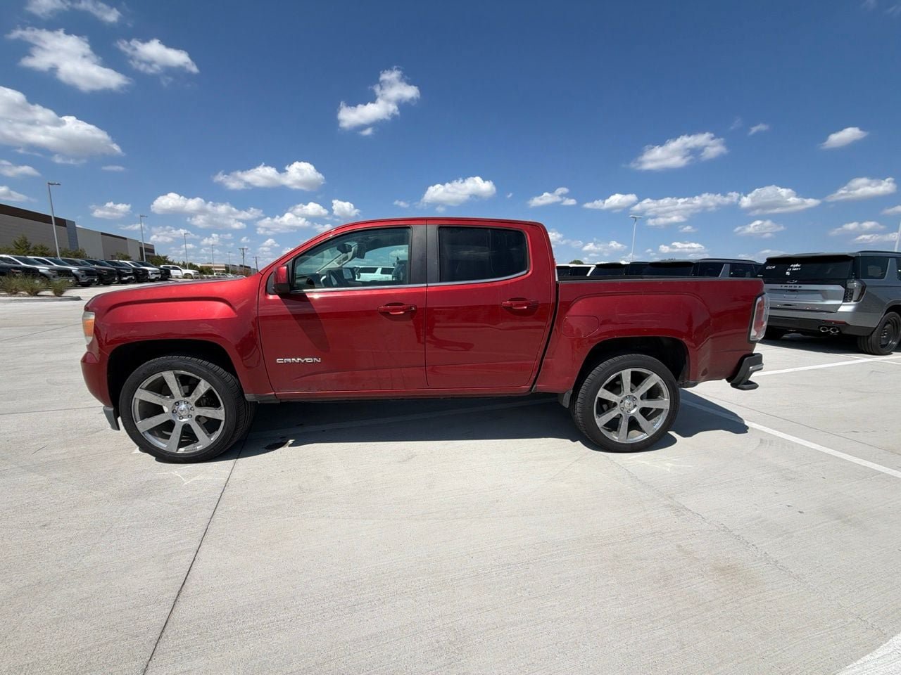 Used 2016 GMC Canyon SLE RWD image 2