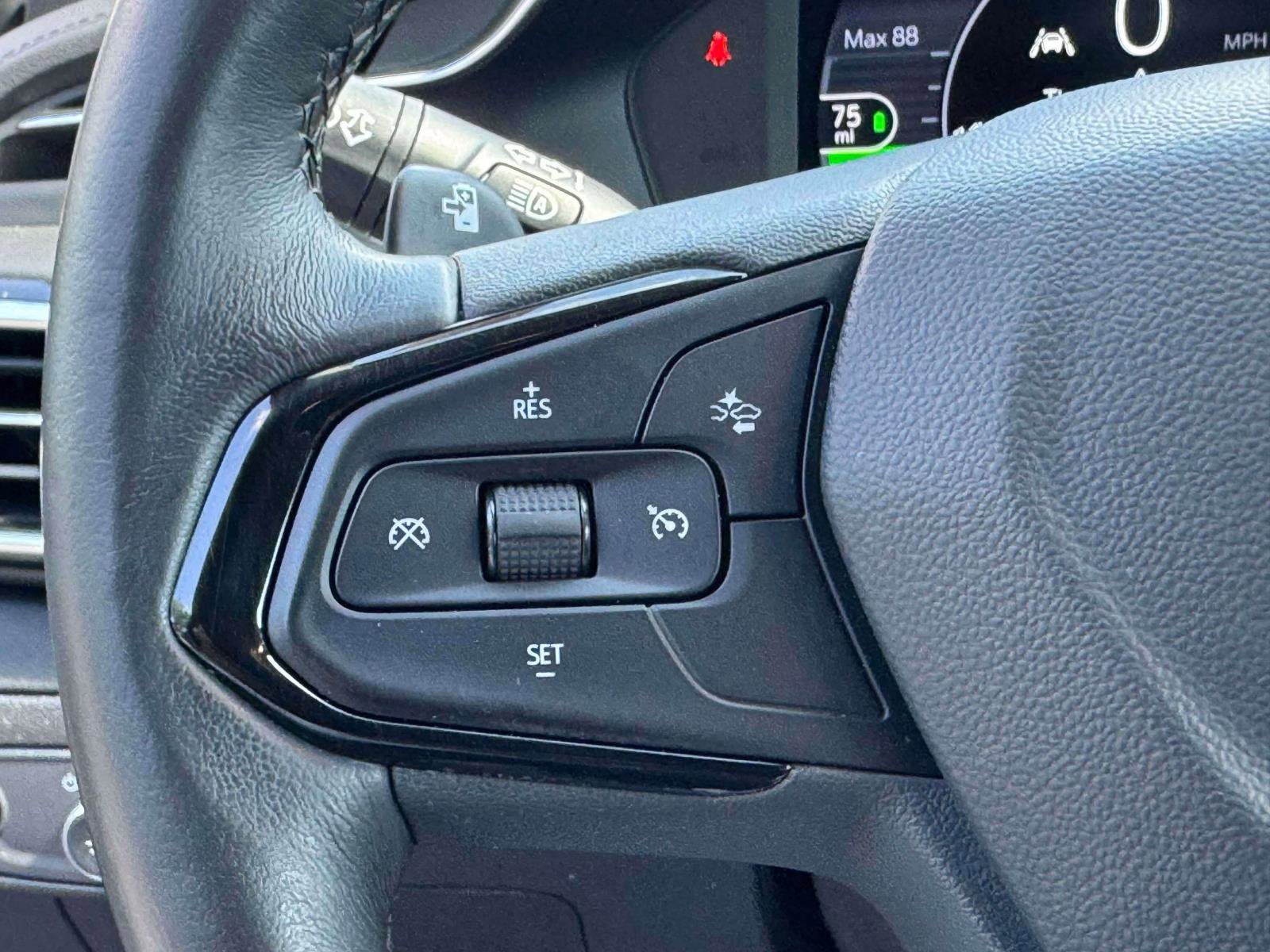 Used 2022 Chevrolet Bolt EUV LT w/ Convenience Package image 20