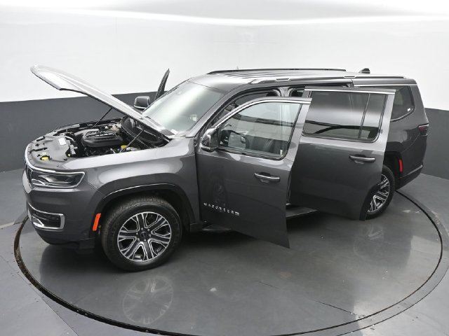 Used 2025 Jeep Wagoneer 4WD image 63